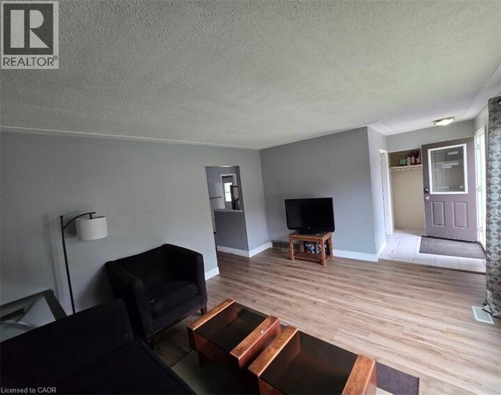 Property Photo:  409 Castlegrove Place  ON N6G 1L1 
