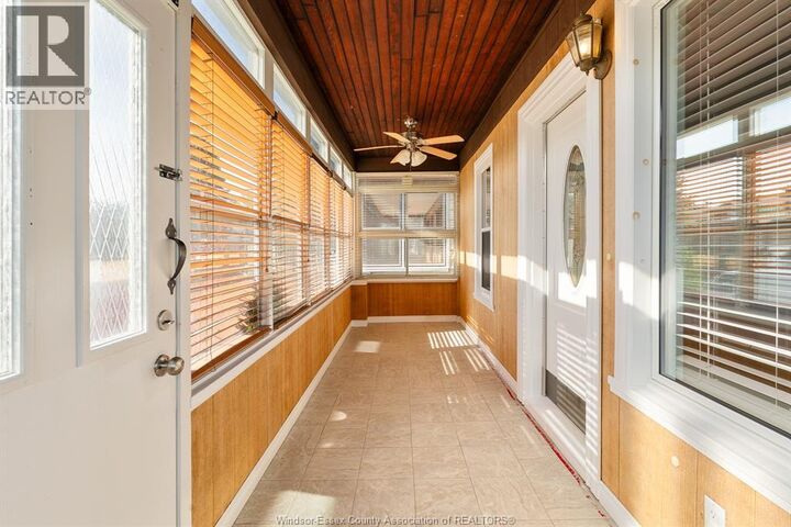 Property Photo:  404 Caroline Street  ON N9A 6A6 