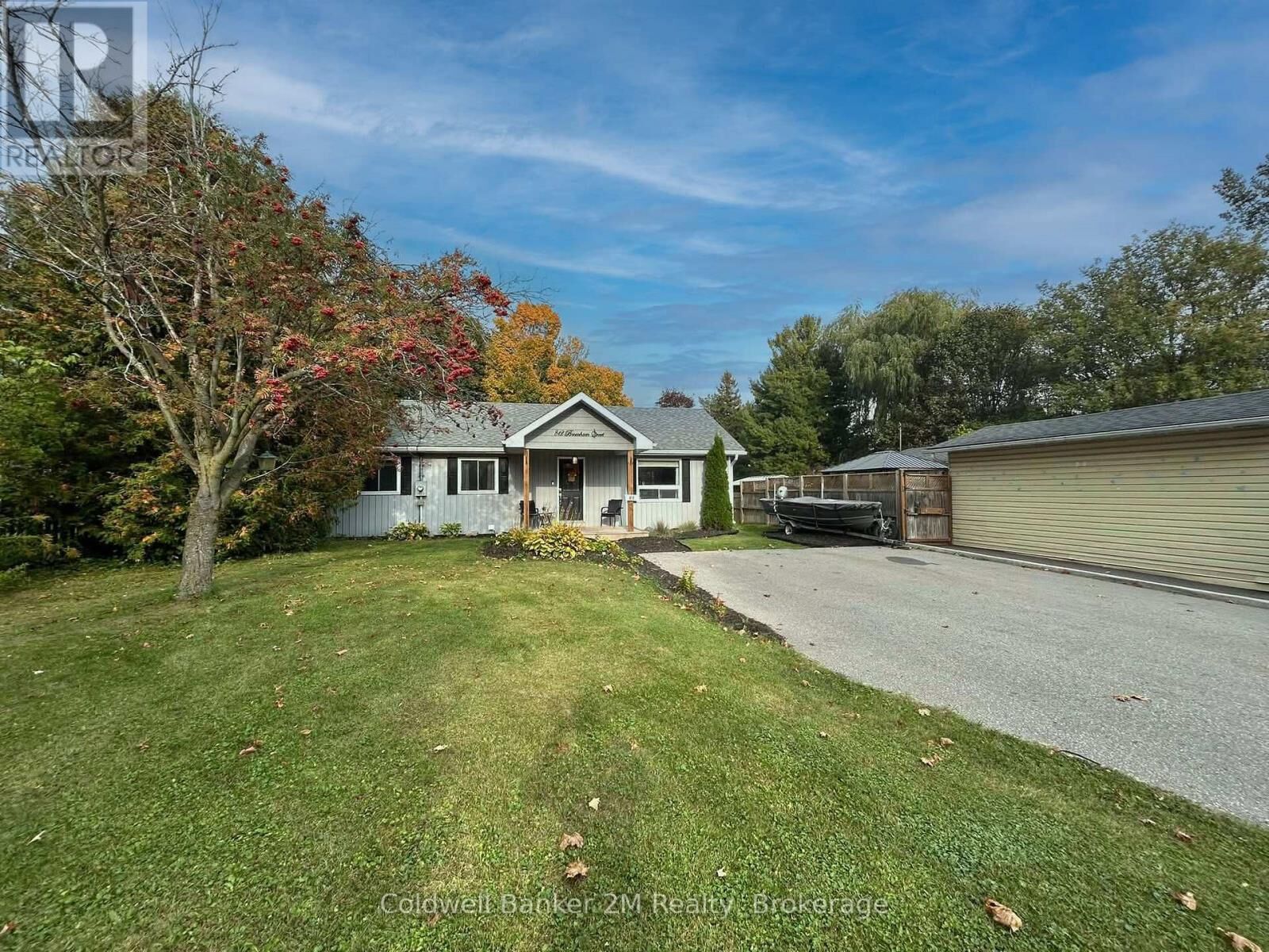 Property Photo:  812 Burnham Street  ON K9A 2X7 