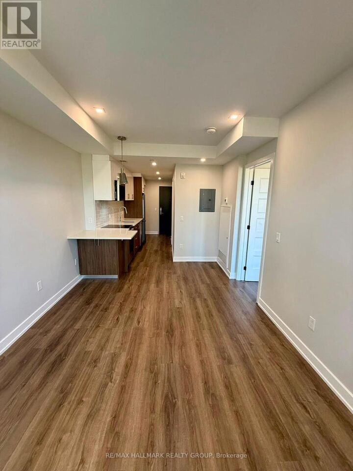 Property Photo:  28 Pretoria Avenue 501  ON K1S 1W7 