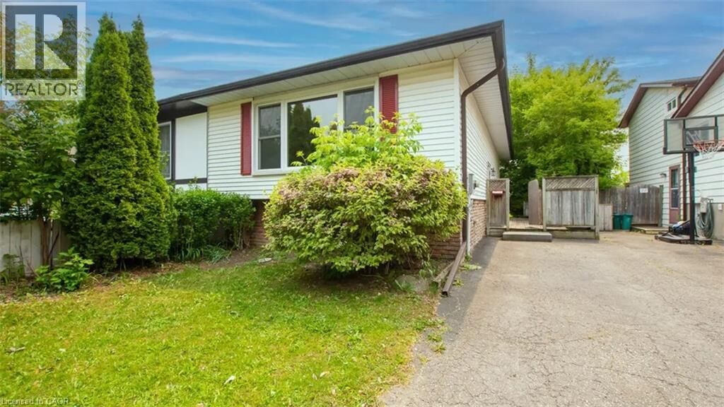 Property Photo:  34 Bula Drive  ON L2N 6R6 