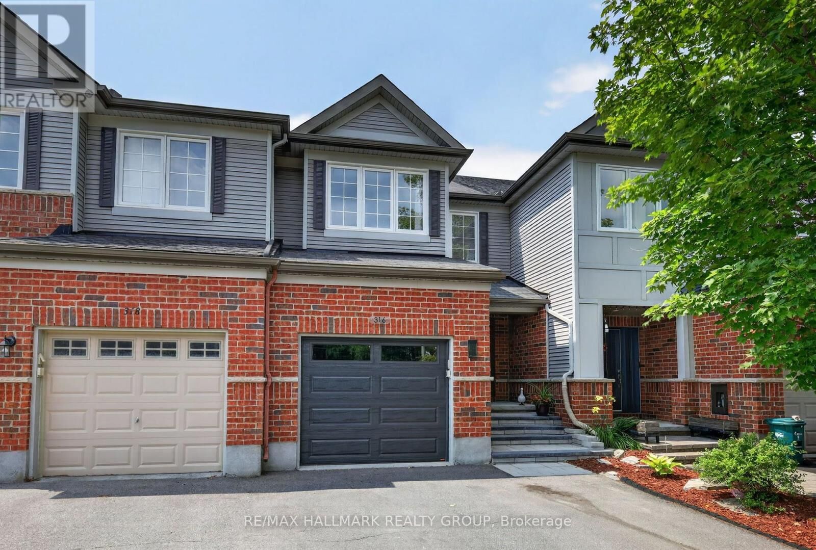 Property Photo:  316 Aldworth Private  ON K2S 0M9 