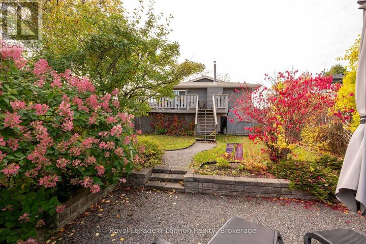 Property Photo:  612 Lanark Crescent  ON P7A 7V6 
