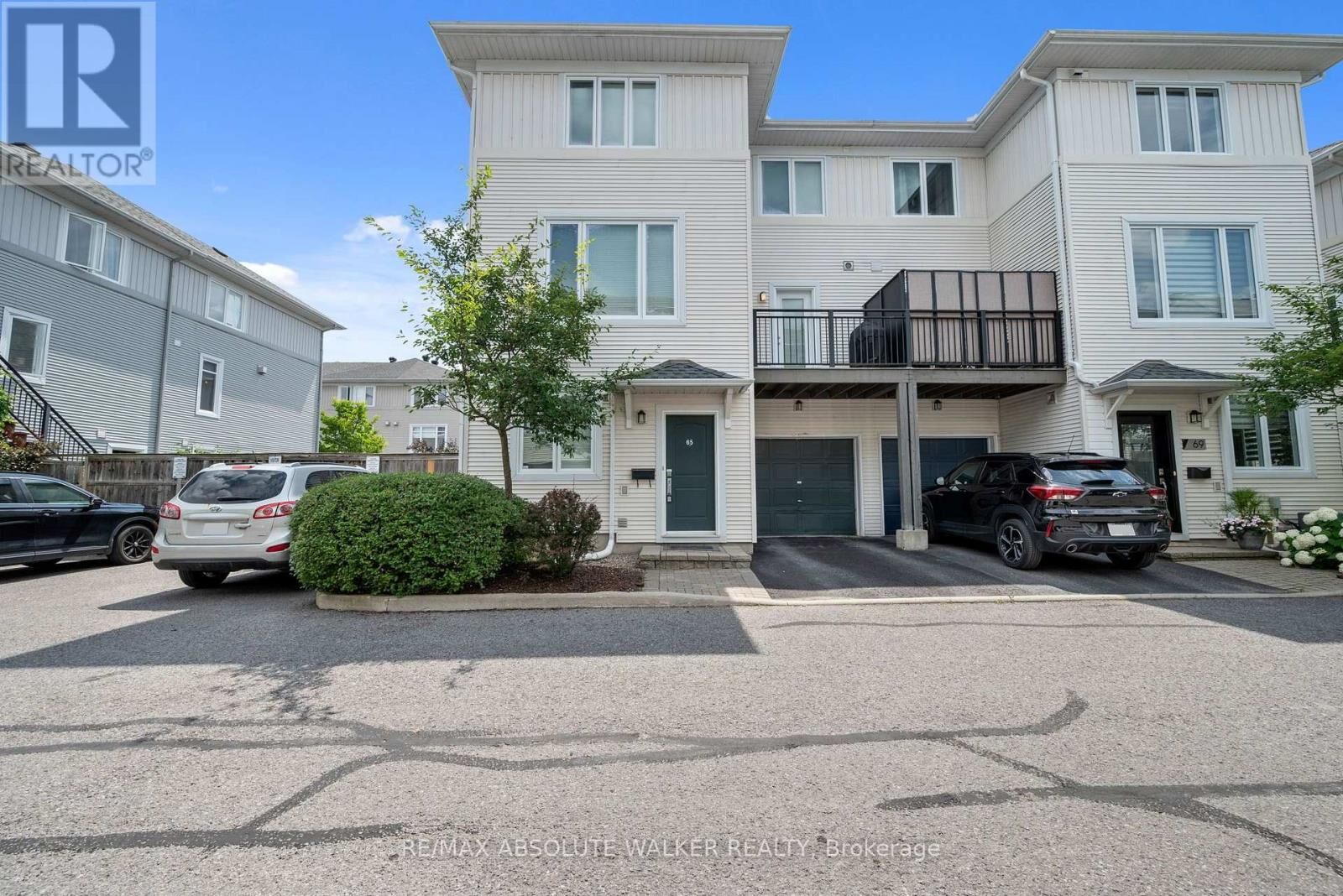 Property Photo:  65 Songbird Private  ON K2H 0A3 