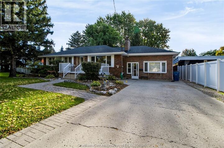 Property Photo:  16 Indian Creek Road West  ON N7M 2E1 