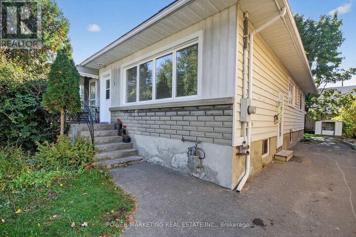 Property Photo:  528 Mutual Street  ON K1K 1C6 