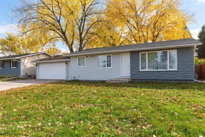 Property Photo: 478 Rosewood Drive MB R5G 0H4
