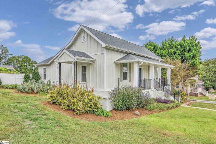 Property Photo:  11 Haynes Street  SC 29673 