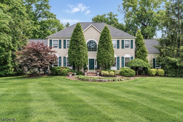 Property Photo: 1 Maxwell Ct NJ 08822