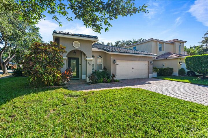 Property Photo: 4402 NW 43rd Street FL 33073