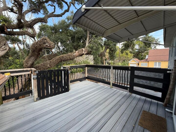 Property Photo:  101 W Lemon Street 4  FL 34689 