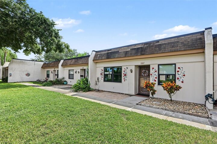 Property Photo:  2957 Flint Drive S  FL 33759 