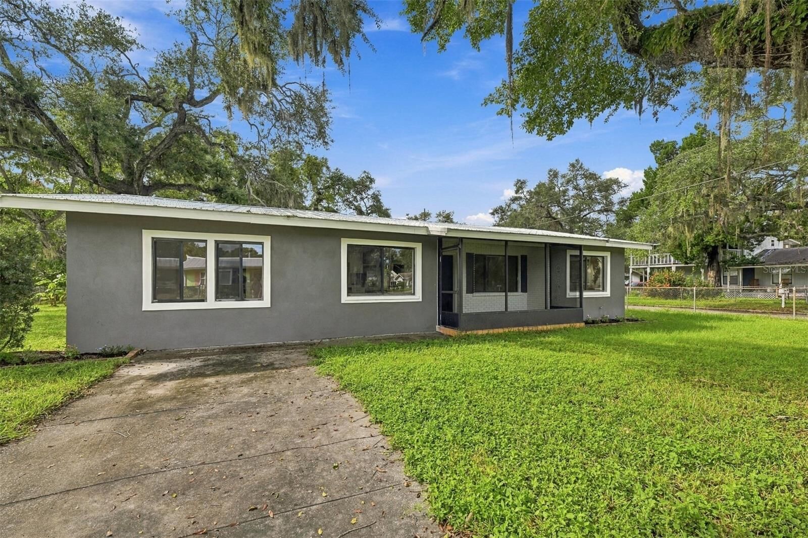 Property Photo:  1717 8th Street W  FL 34221 