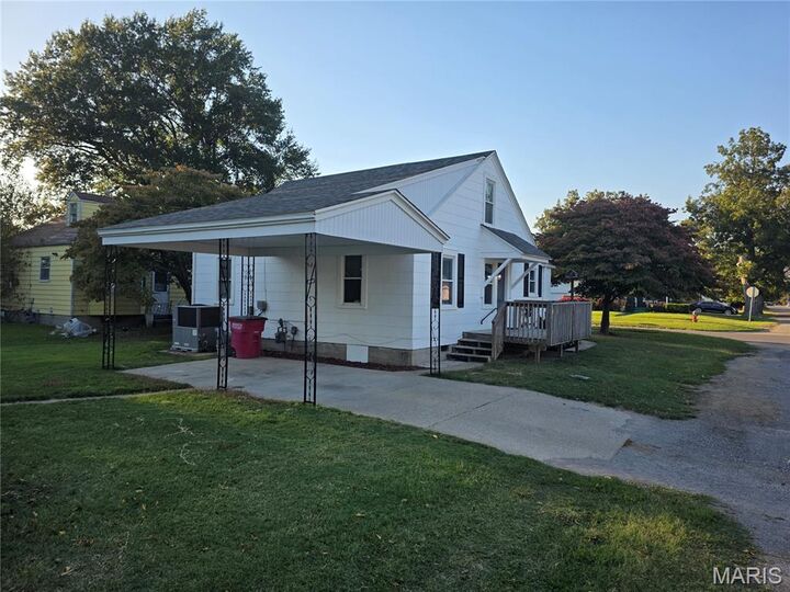 Property Photo:  735 E Kathleen Street  MO 63801 