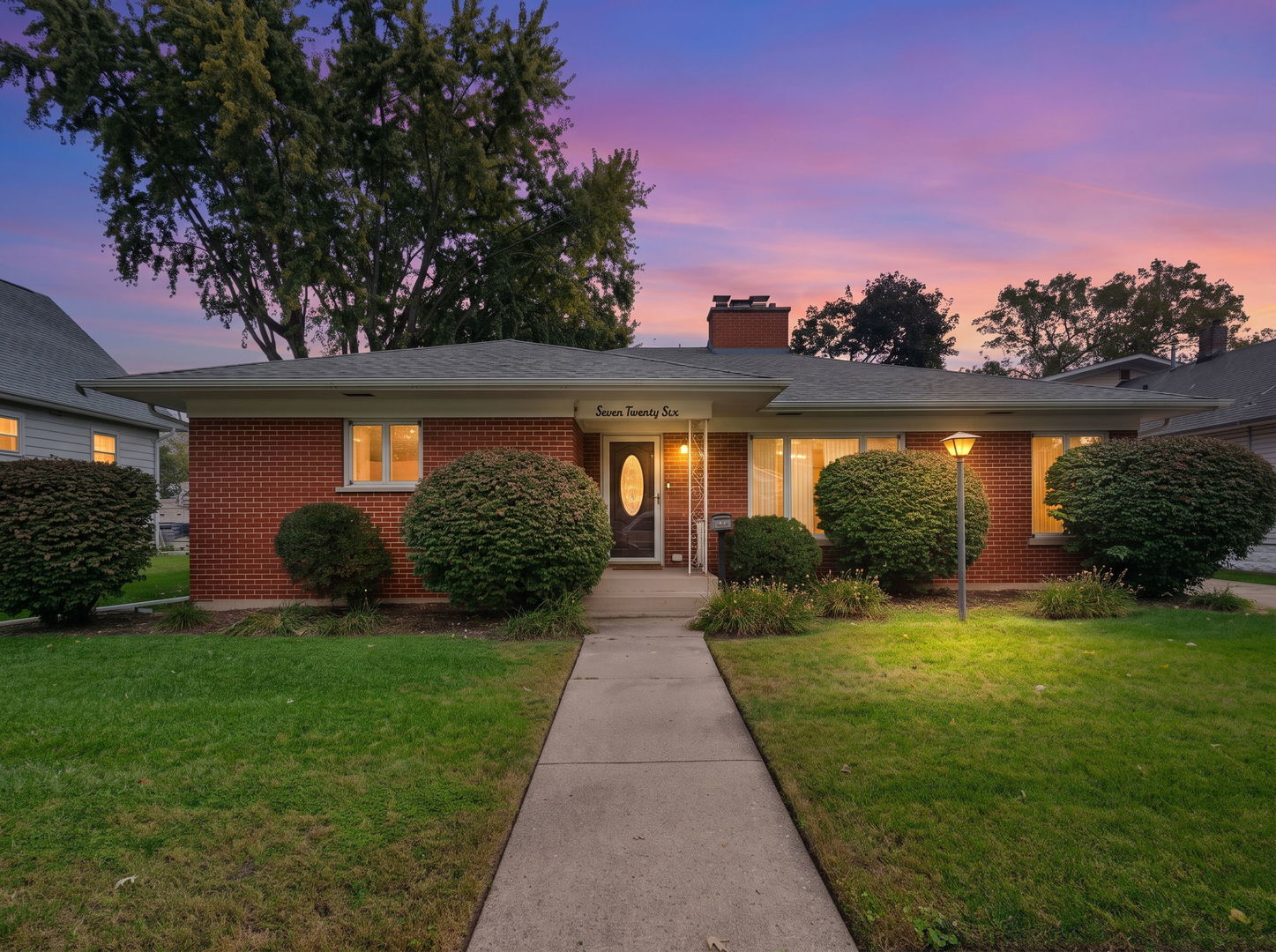 Property Photo:  726 S Union Street  IL 60505 