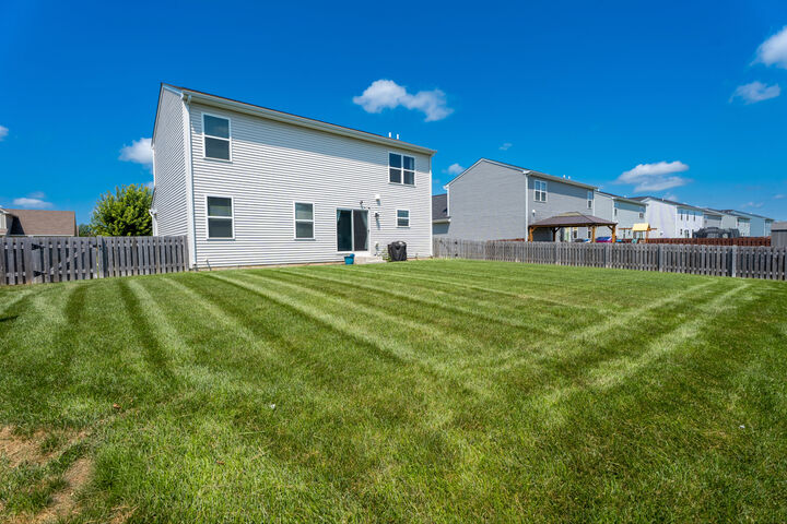 Property Photo: 1004 Daniel Street IL 60545