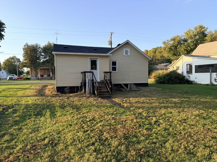 Property Photo: 105 N North Street IL 61315