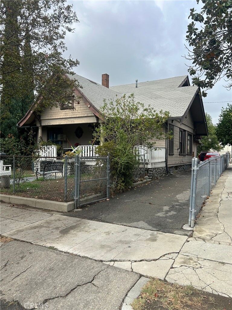 Property Photo:  243 San Francisco  CA 91767 