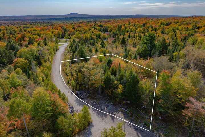 Property Photo:  80 Dollard Farm Way  ME 04605 