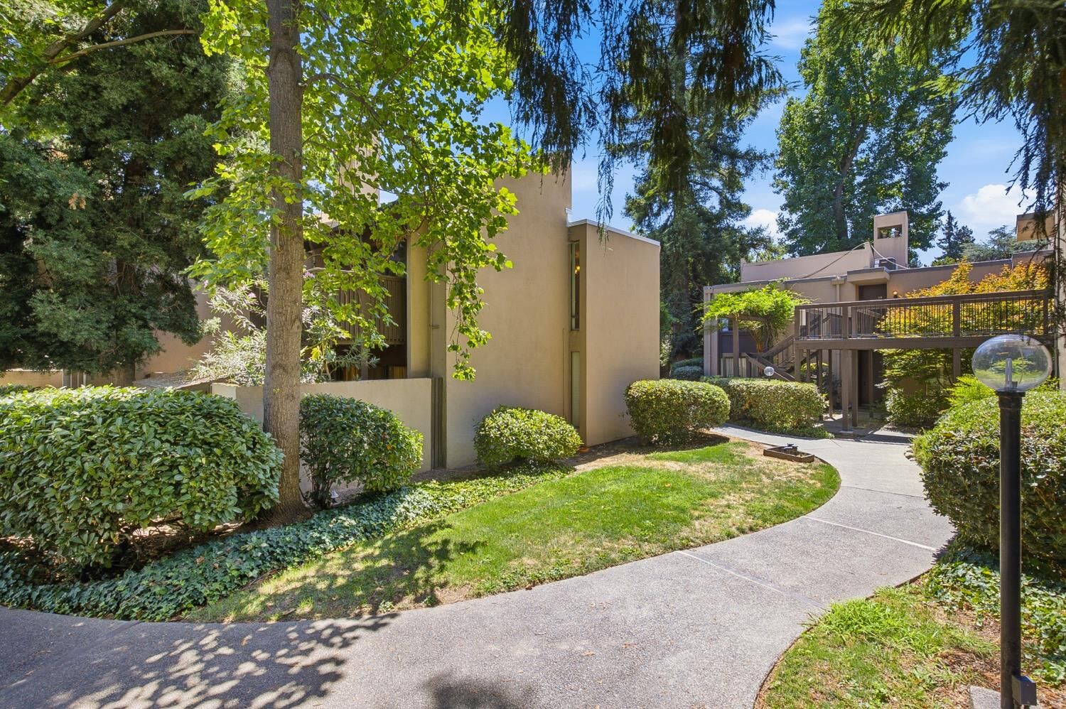 Property Photo:  2202 Woodside Lane 4  CA 95825 