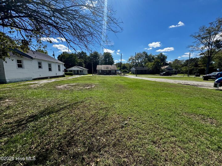 Property Photo:  620 E Lenoir Avenue  NC 28501 