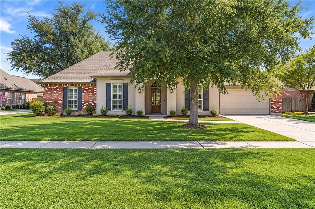 Property Photo: 228 Grand Oaks Drive LA 70447