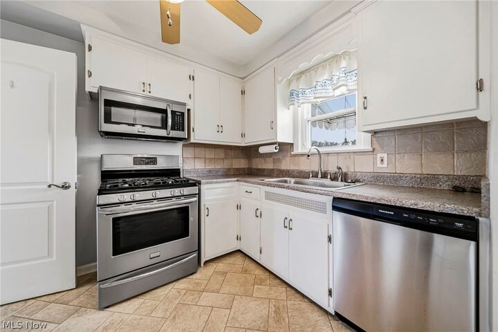 Property Photo:  5703 Pelham Drive  OH 44129 