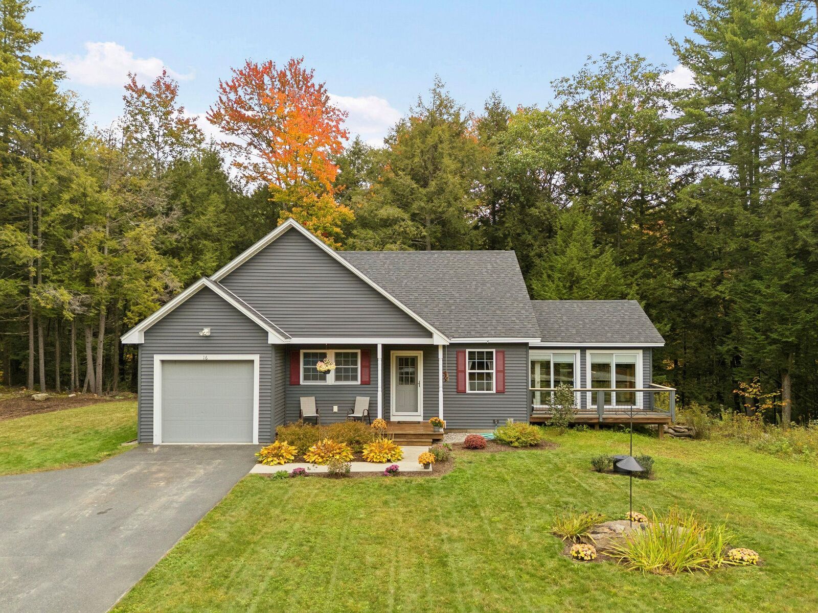 Property Photo:  16 Lucinda Circle Way  NH 03773 