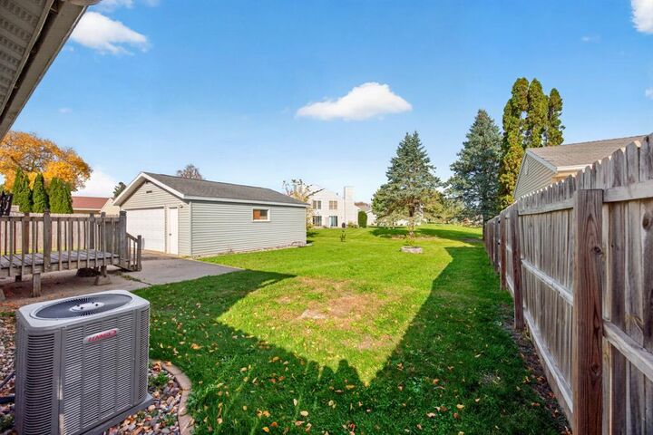 Property Photo:  967 16 1/4 Street SE  MN 55904 
