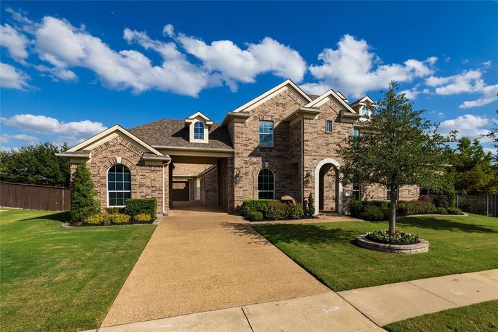 Property Photo:  501 Rawhide Path  TX 76248 
