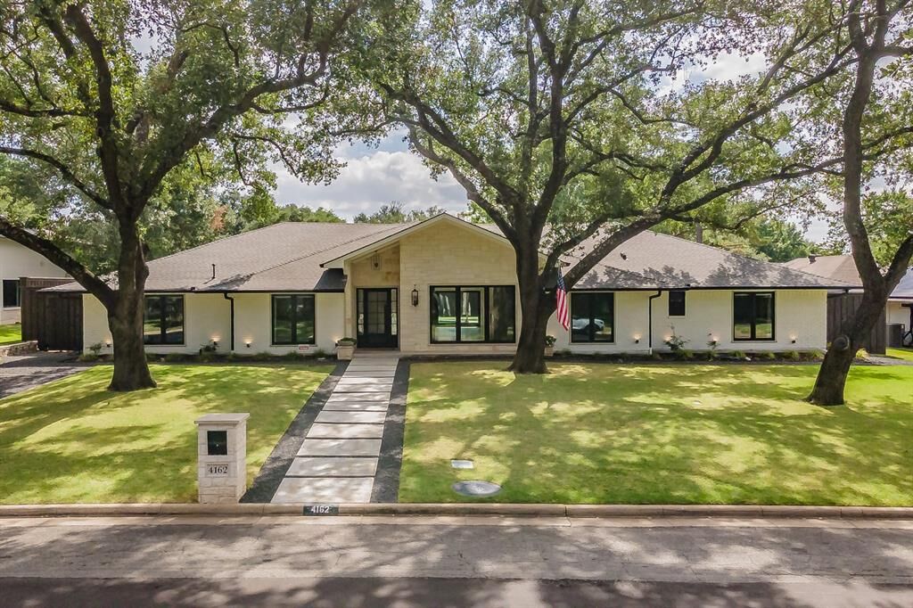 Property Photo: 4162 Allencrest Lane TX 75244
