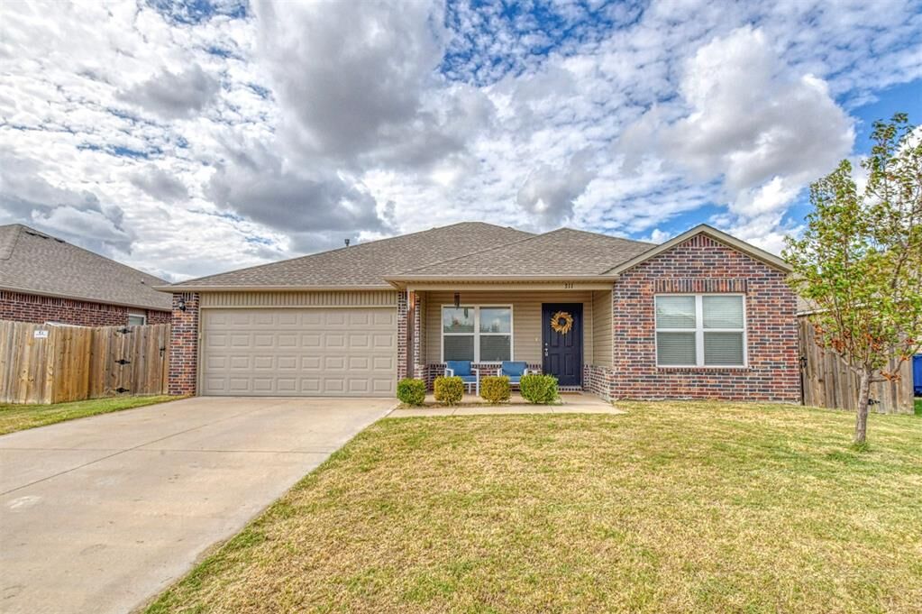 Property Photo:  311 Waterside Drive  OK 73065 