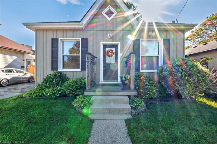 Property Photo:  191 St. Paul Avenue  ON N3T 4G6 