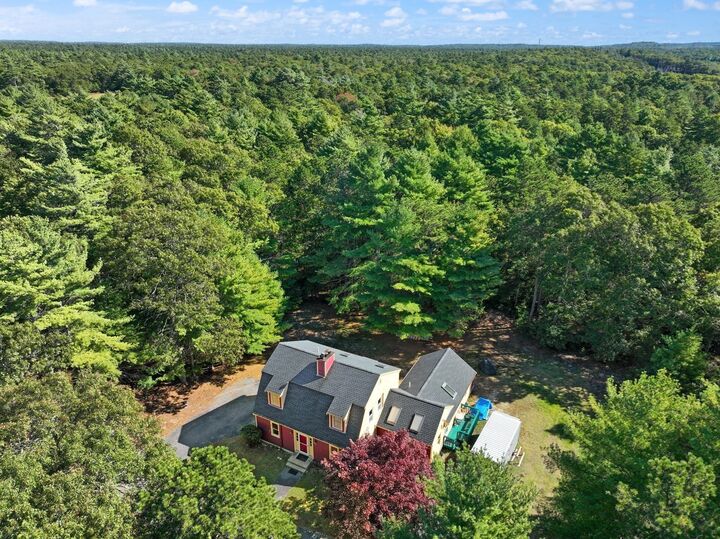 Property Photo:  29 Cabot Circle  MA 02360 
