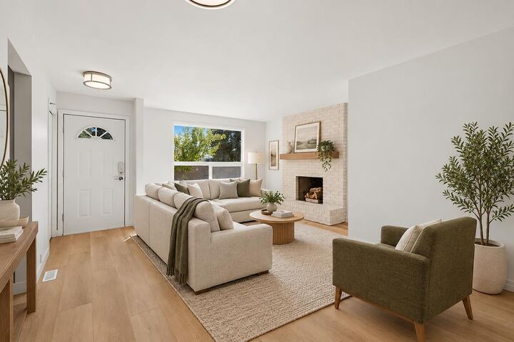 Property Photo:  148 Cantrell Drive SW  AB T2W 2M6 