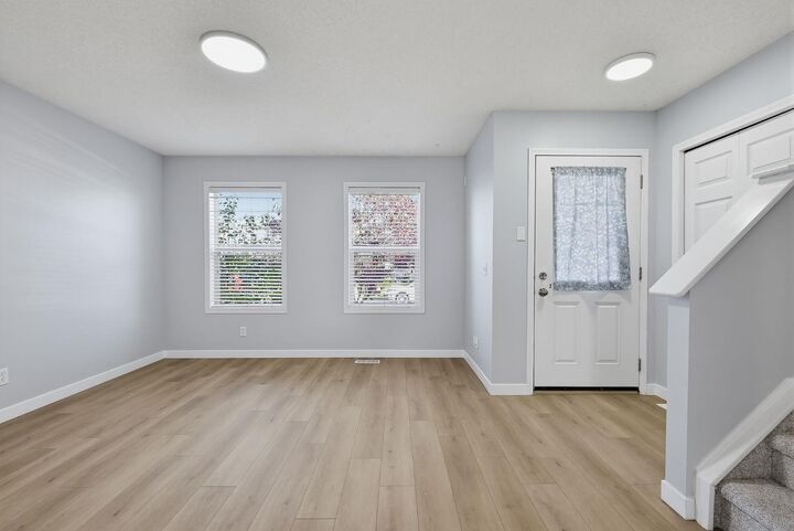 Property Photo:  220 Covemeadow Road NE  AB T3K 6E7 