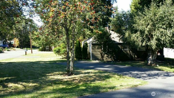Property Photo: 16707 79th Place NE WA 98028
