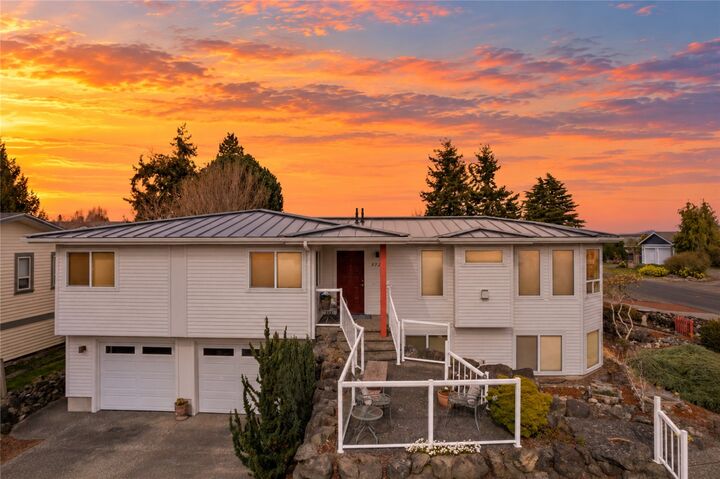 Property Photo:  5726  Nakat Way  WA 98230 