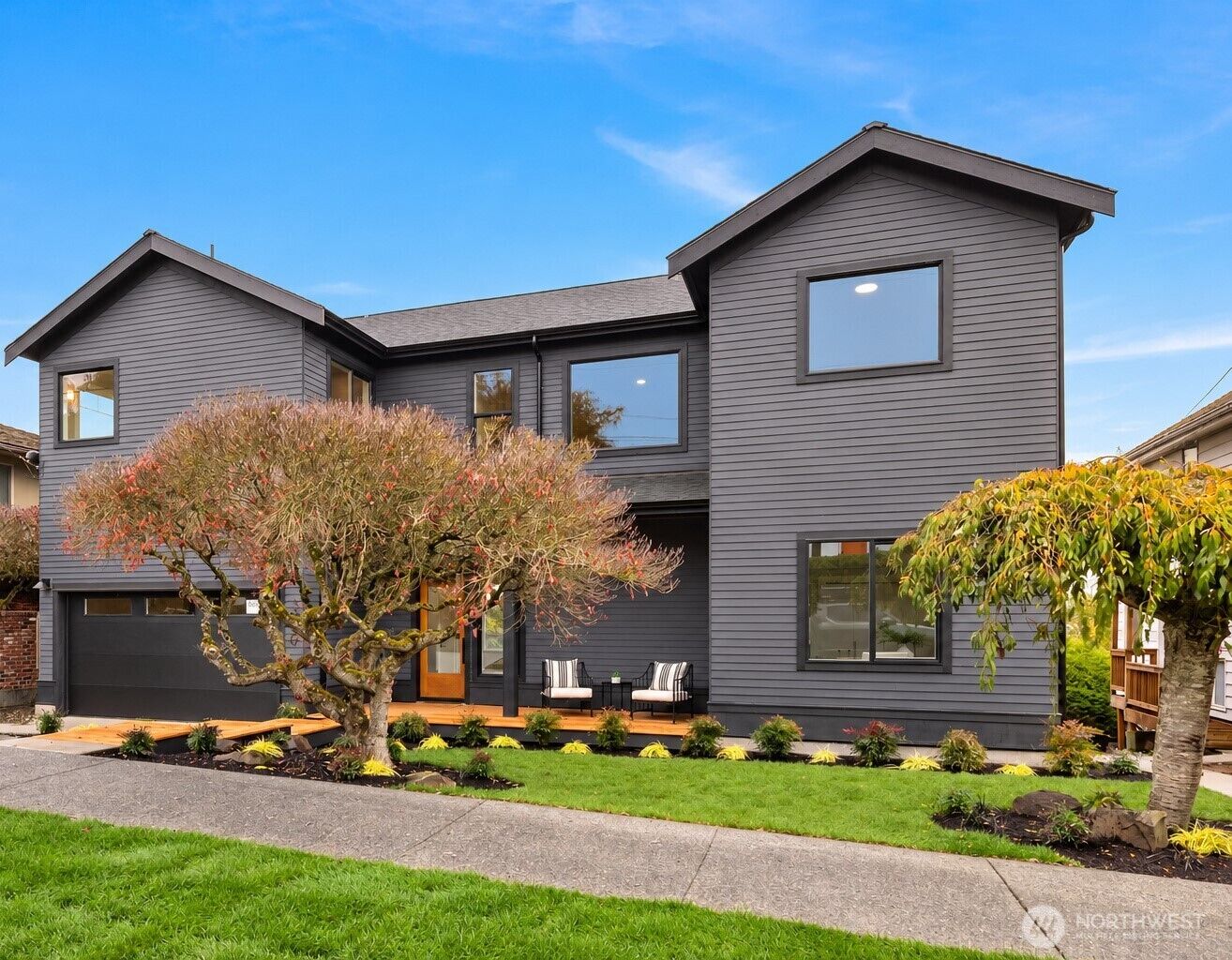Property Photo: 3020 38th Avenue W WA 98199