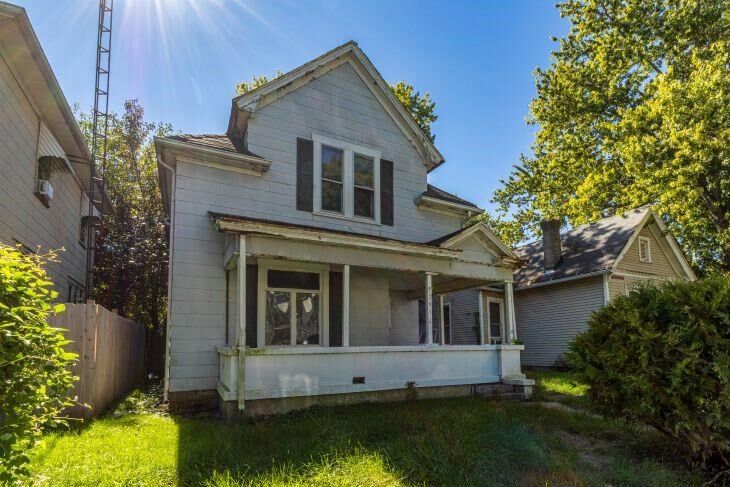 Property Photo:  2015 Glen Court  IN 47374 