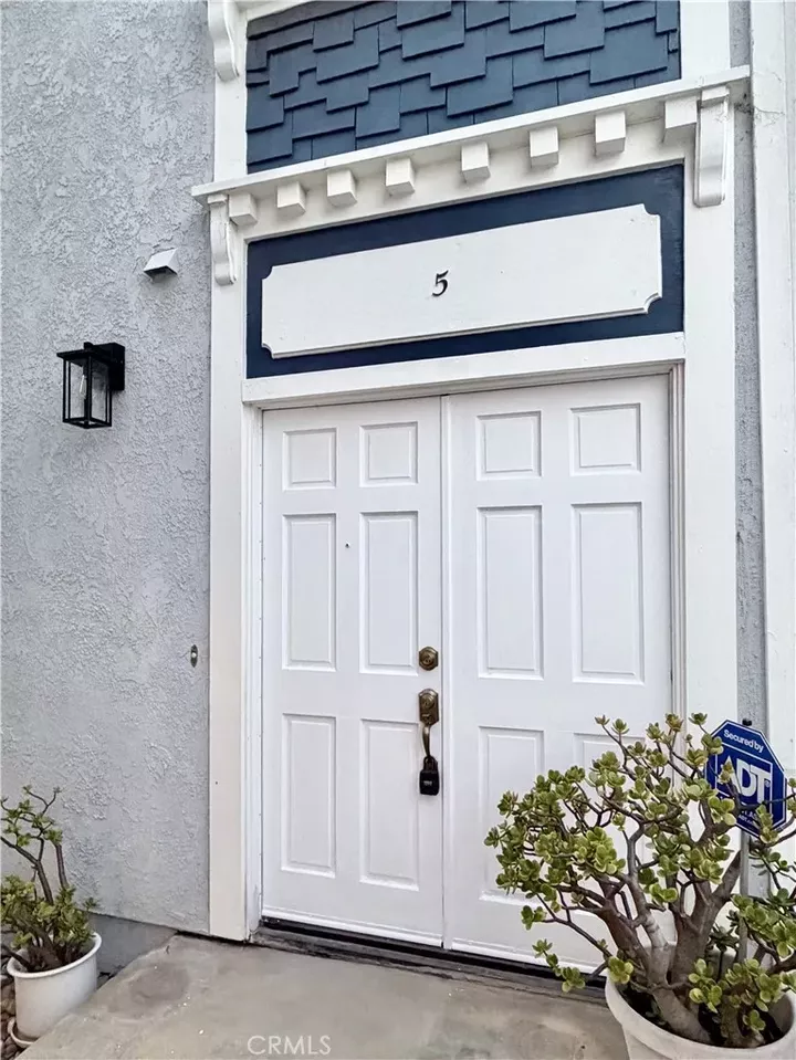 Property Photo: 1421 12th Street 5 CA 90266