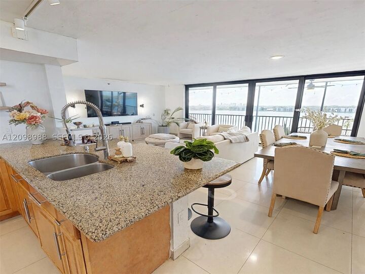Property Photo:  105 Lake Emerald Dr 816  FL 33309 