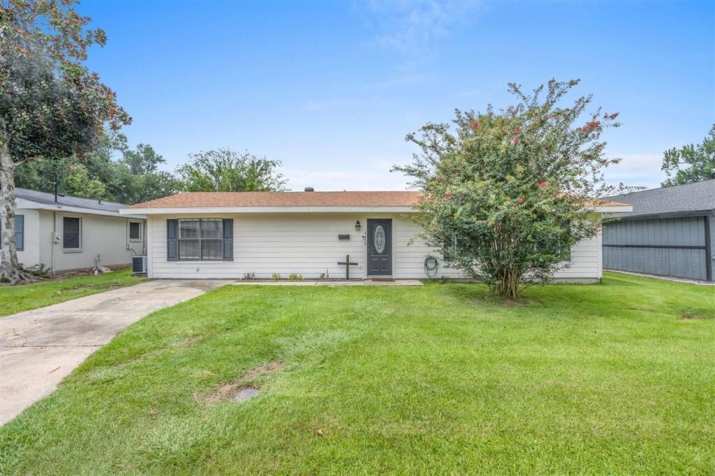 Property Photo:  4430 Tamarack  LA 70605 
