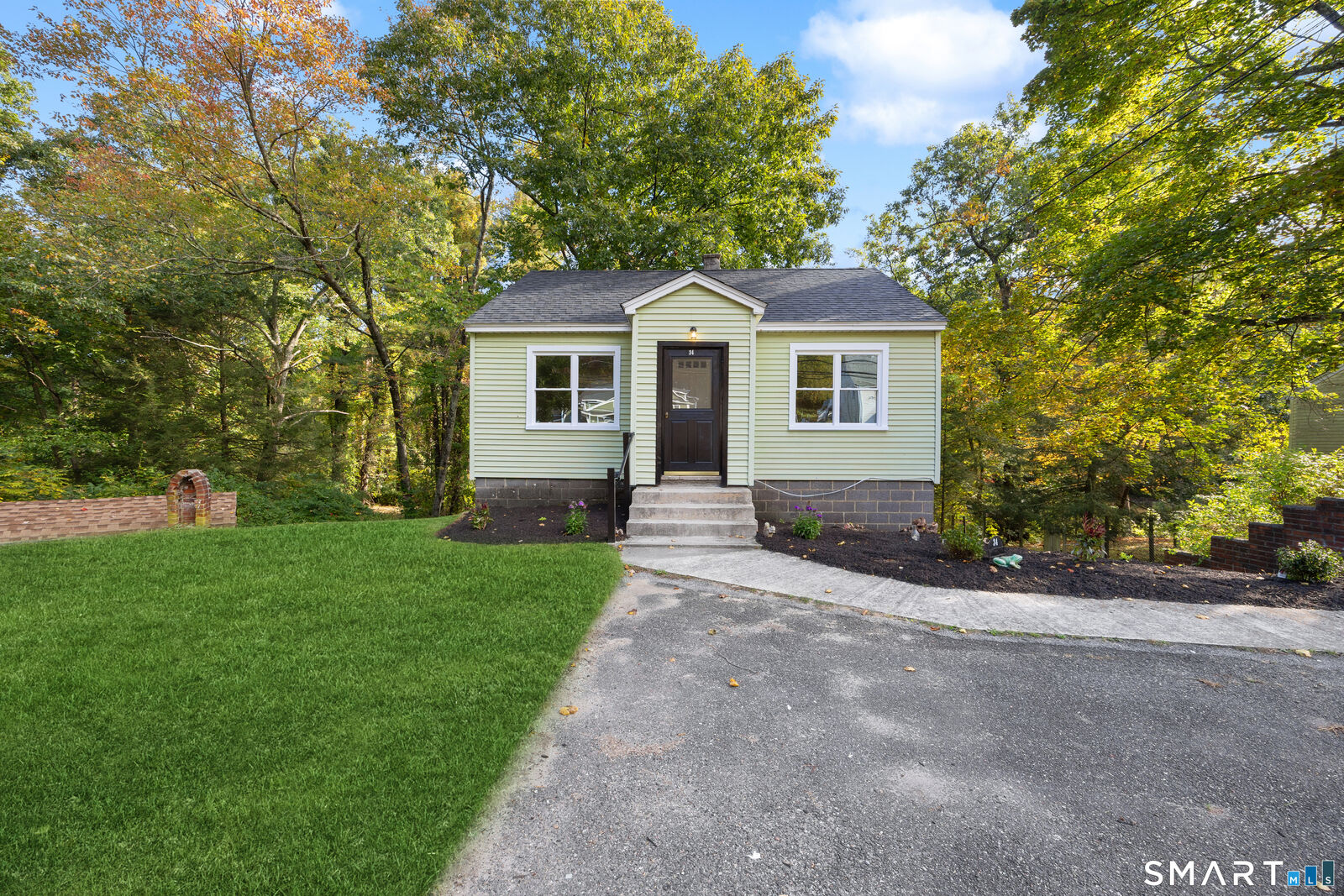 Property Photo:  34 Oxford Road  CT 06478 