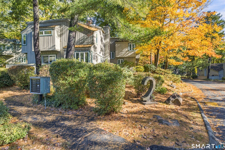 Property Photo:  2 Talcott Glen Road E  CT 06032 