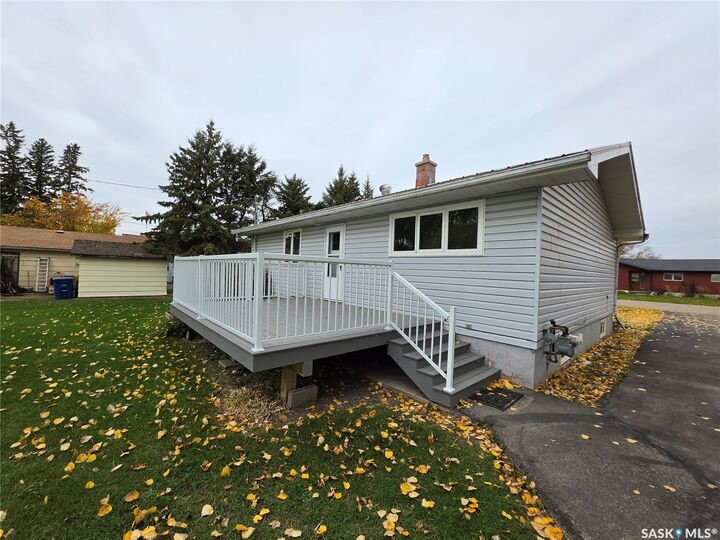 Property Photo:  512 2nd Avenue  SK S0A 3J0 