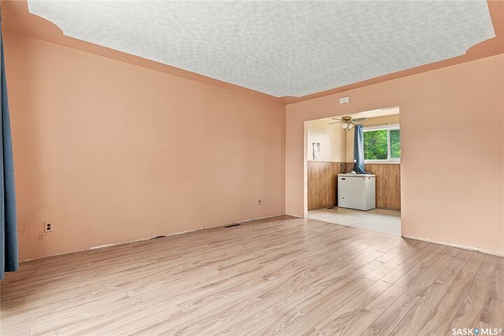 Property Photo:  701 Y Avenue N  SK S7L 3L3 