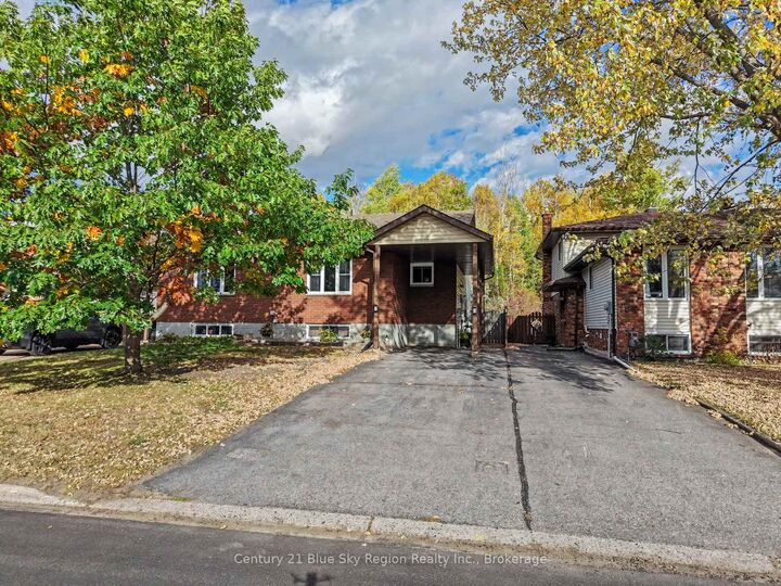 Property Photo:  164 Labreche Drive  ON P1A 3R5 