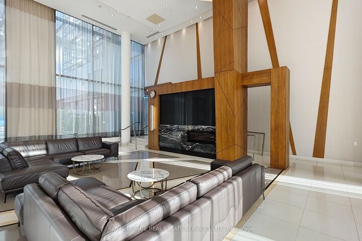 Property Photo:  55 Eglinton Avenue W 1701  ON L5R 0E4 