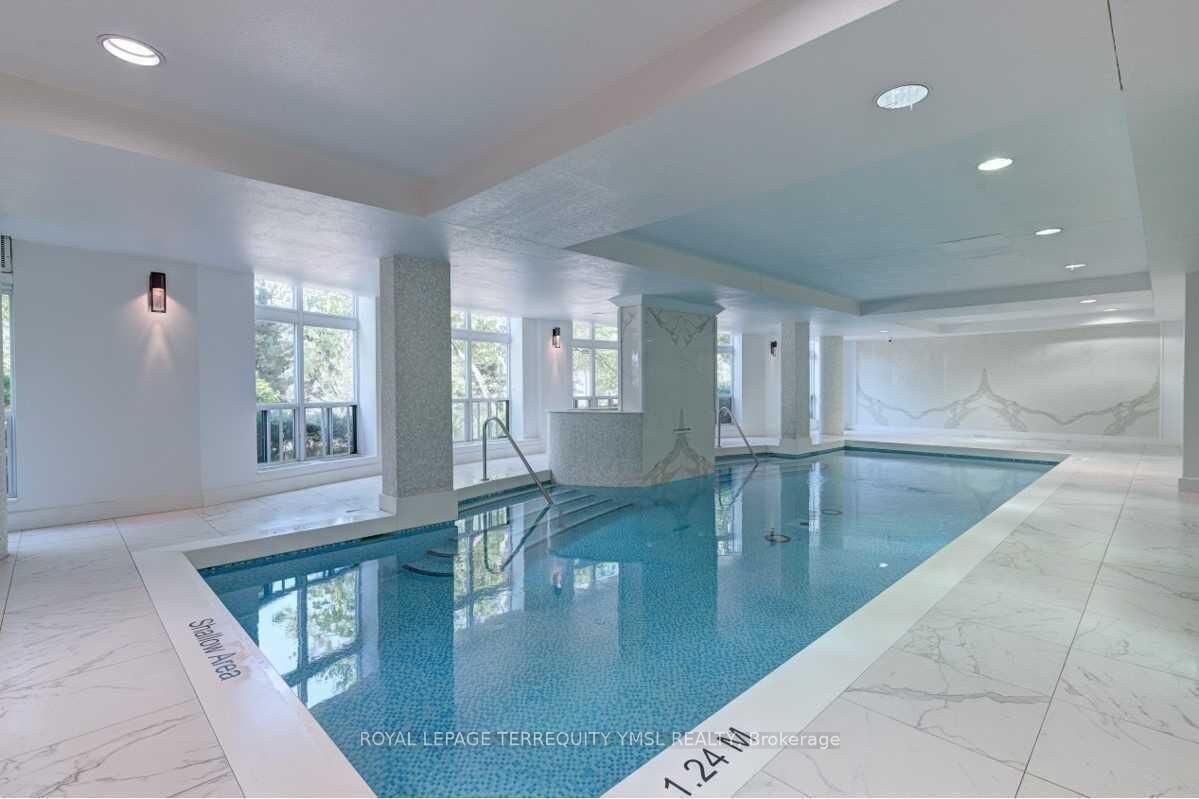 Property Photo:  23 Lorraine Drive 1809  ON M2N 6Z6 